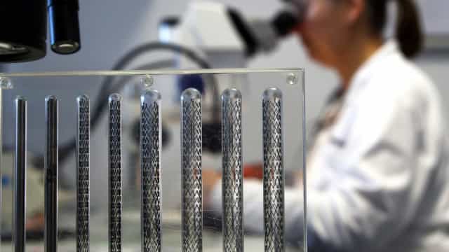 Cientistas medem tamanho do núcleo do hélio com precisão sem precedentes