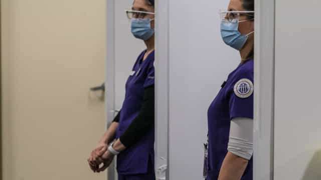 Brasil reporta 67 mil novos contágios. Mais de mil óbitos há três dias