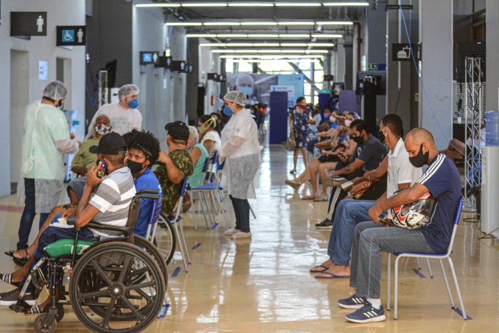 Secretário de Saúde explica novos procedimentos para os testes rápidos no Centro de Triagem