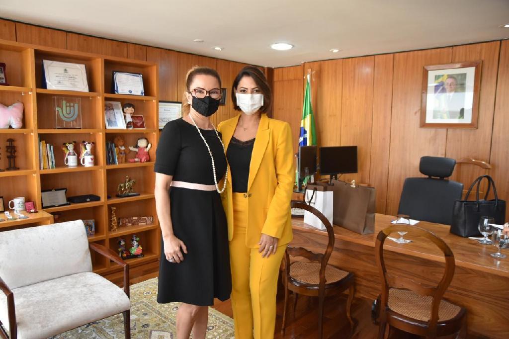 Michele Bolsonaro destaca atuação da primeira-dama Virginia Mendes em prol da inclusão social