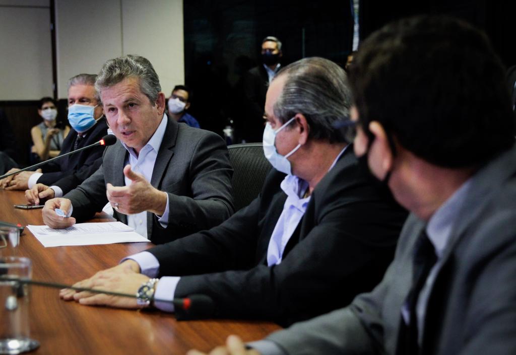 Governador dá posse ao novo presidente e vogais da Junta Comercial de Mato Grosso