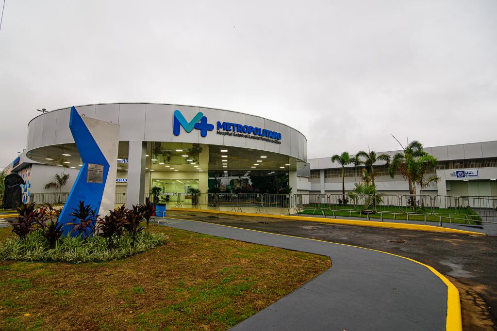 Profissional da UTI Covid-19 do Hospital Metropolitano será primeira vacinada em MT