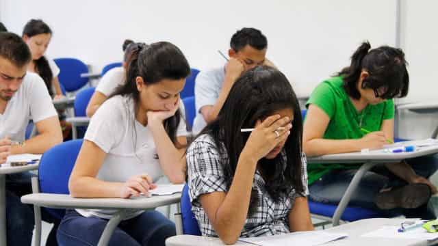 Com medo do vírus, candidatos da Fuvest planejam isolamento