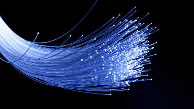 Nova meta do governo prevê fibra ótica em 99% da cidades brasileiras
