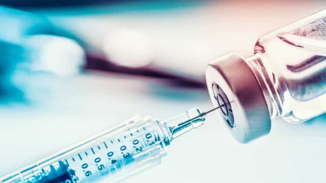 Vacina brasileira contra Covid-19 só deve concluir testes a partir de 2022
