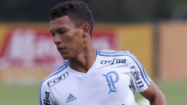 Patrick de Paula, Veron e Gustavo Gómez treinam e reforçam Palmeiras no Ceará