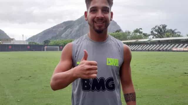 Após ter empréstimo renovado, Benítez se declara ao Vasco: ‘Um torcedor a mais’