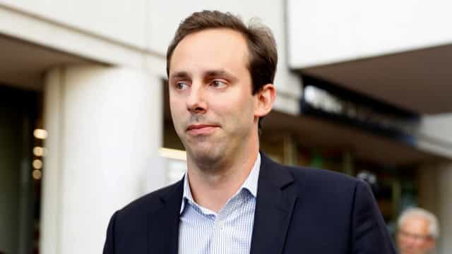 Trump perdoa engenheiro acusado de roubar tecnologia da Google