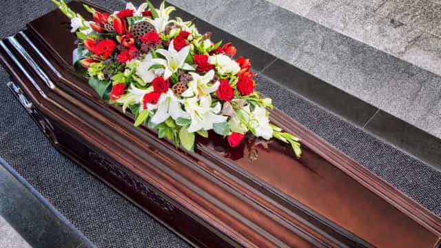 Morre mulher que quase foi cremada viva na Argentina