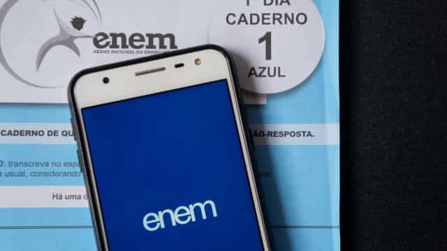 Estudantes tentam se proteger da Covid ao encarar Enem e vestibulares