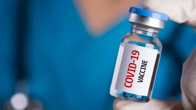 Fiocruz prevê ter insumos da vacina de Oxford só no dia 8