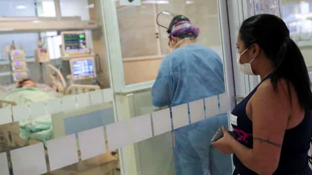 Covid-19: número de casos sobem e mortes caem, segundo boletim