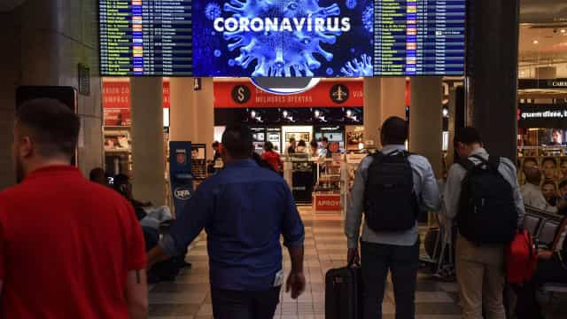 Brasil proíbe voos da África do Sul e impõe restrições a outros estrangeiros