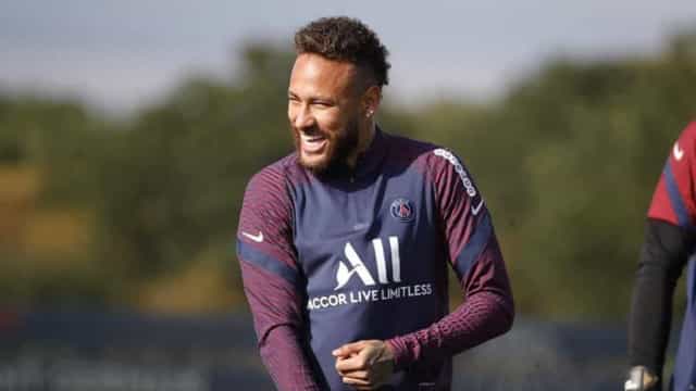 Neymar marca na volta, PSG vence Marselha e fatura Supercopa da França