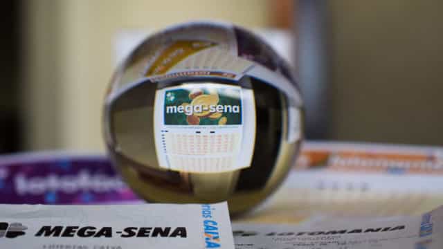 Mega-sena acumula e pode pagar 12 milhões na próxima quarta-feira