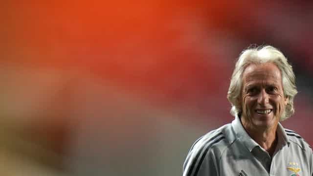 Internado com infecção respiratória, Jorge Jesus testa positivo para covid-19