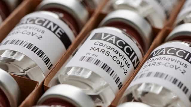 Quais as condições que terão de ser seguidas pelas vacinas emergenciais?