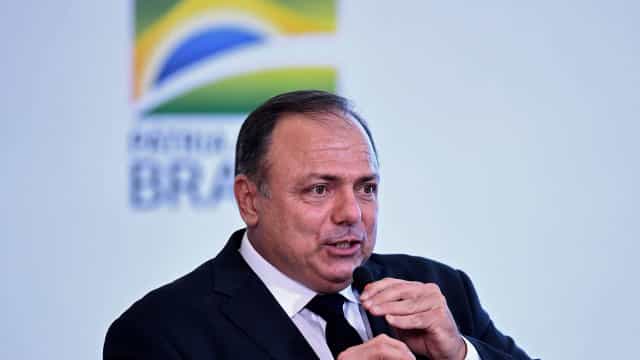 Pazuello diz a prefeitos que vacinação contra covid deve começar em 20 de janeiro
