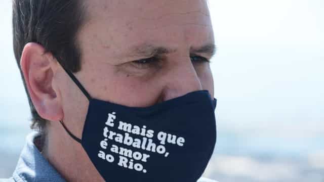 Prefeito do Rio recua e diz que volta de público aos estádios será revogada