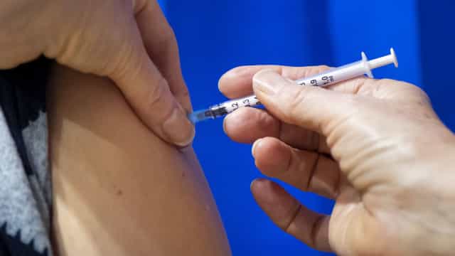 Butantan e Fiocruz já apresentaram à Anvisa 100% dos documentos das vacinas