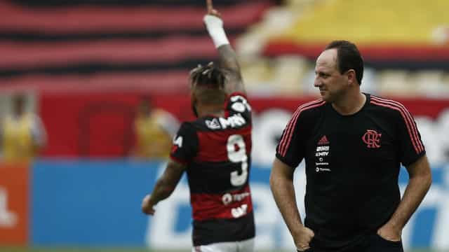 Pressionado, Ceni revive roteiro de Domènec no Flamengo