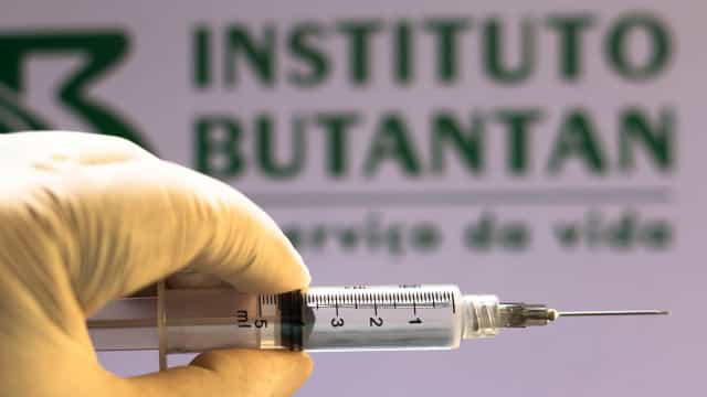 Enfermeira de 54 anos do Emílio Ribas será a 1ª a receber dose da Coronavac