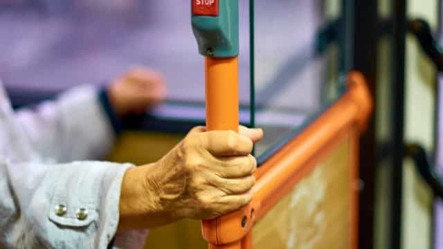 TJ suspende retorno da gratuidade em transporte público de SP
