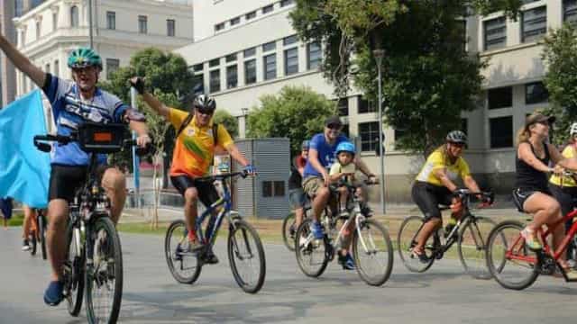 Ciclistas protestam contra morte de colega por motorista bêbado