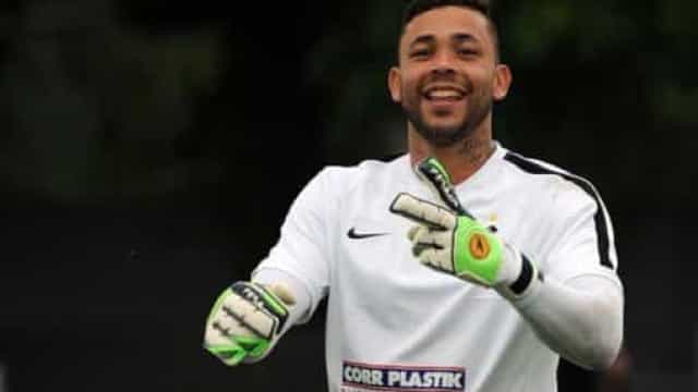 Santos tem volta de Vladimir ao gol e promete sufocar o Botafogo