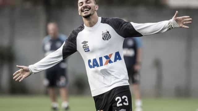 Alison testa positivo para covid e deve desfalcar Santos na final da Libertadores