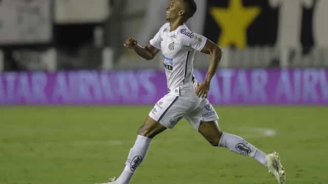 Lucas Braga lamenta e diz que faltou eficiência ao Santos em derrota