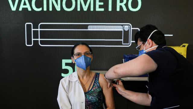 Número de vacinados contra a covid-19 no Brasil chega a 580.806 pessoas