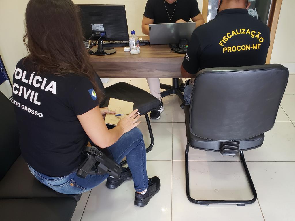 Polícia Civil e Procon fiscalizam vendas de chácaras irregulares no Coxipó do Ouro
