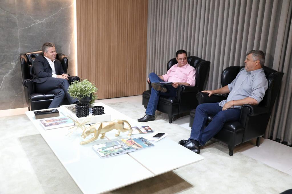 Governador e prefeito em exercício de Cuiabá  discutem parcerias para obras