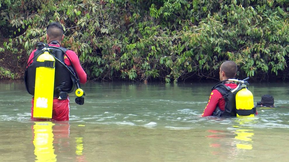 Bombeiros começam buscas no rio Teles Pires por caseiro de fazenda que caiu de barco