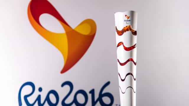 Prefeitura do Rio de Janeiro anuncia leilão de dez tochas olímpicas