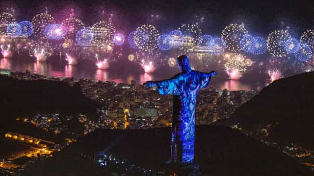 Capitais brasileiras se dividem sobre festas de réveillon