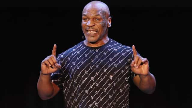 Mike Tyson diz fumar veneno de sapo para ter concentração e contra ansiedade