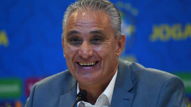 Tite defende Gabriel Jesus, em jejum na seleção, e destaca talento de Coutinho