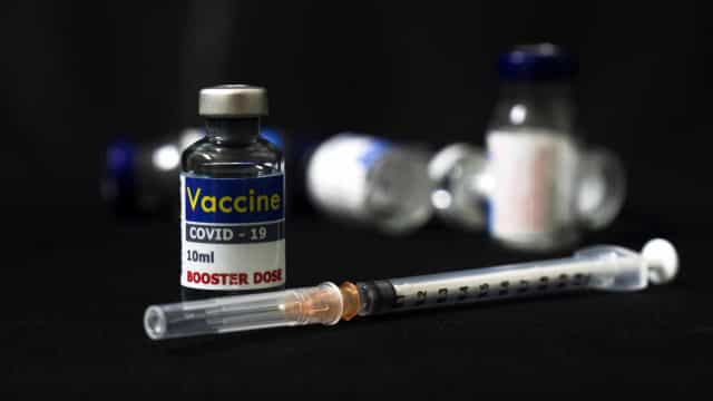 Não há relação entre casos de mal súbito em atletas e vacinas contra Covid