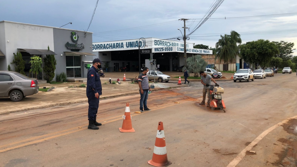 Prefeitura inicia obra para instalação de semáforos na perimetral Rogério Silva