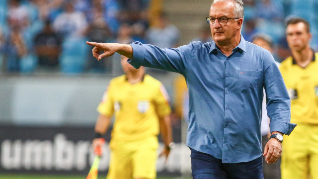 Dorival critica time do São Paulo pelo fraco início diante do Coritiba