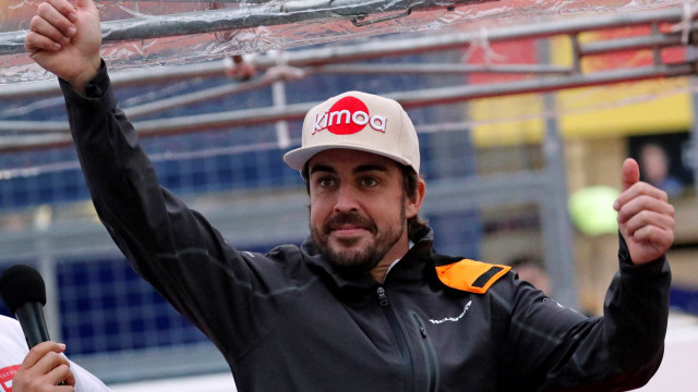 Fernando Alonso aquece rumores de namoro com Taylor Swift