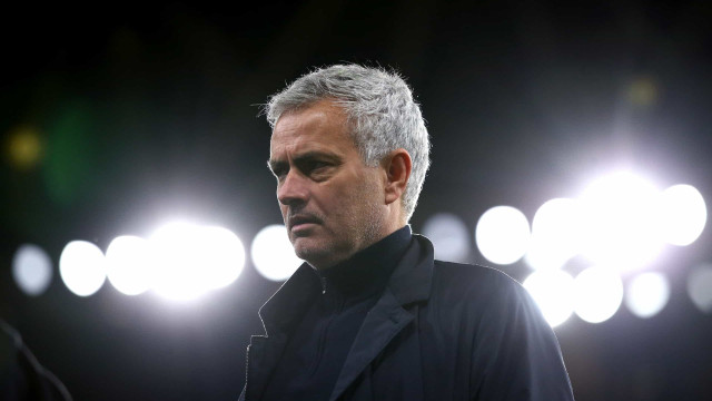 Mourinho pede fim de canto racista a torcedores da Roma