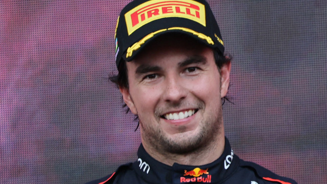 Pérez e Verstappen deixam Leclerc para trás e fazem 3ª dobradinha da Red Bull na temporada
