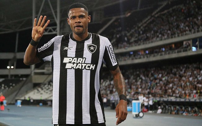 Junior Santos vira maior artilheiro do Botafogo na Libertadores ao lado de ídolos