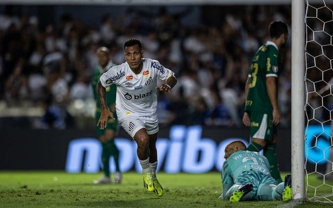 Carille vê ‘vantagem mínima’ importante do Santos na final