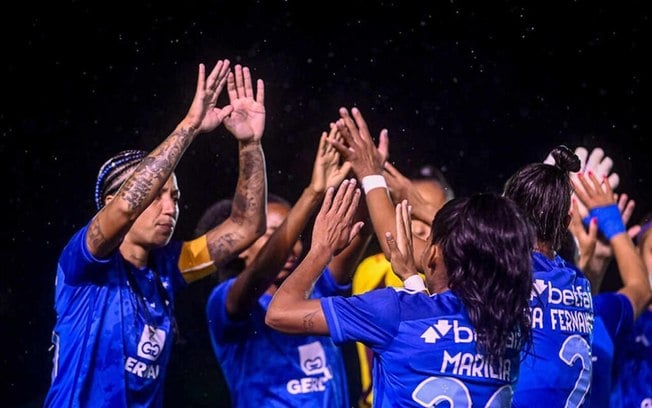 Com gol olímpico, Cruzeiro vence Inter no Brasileirão Feminino
