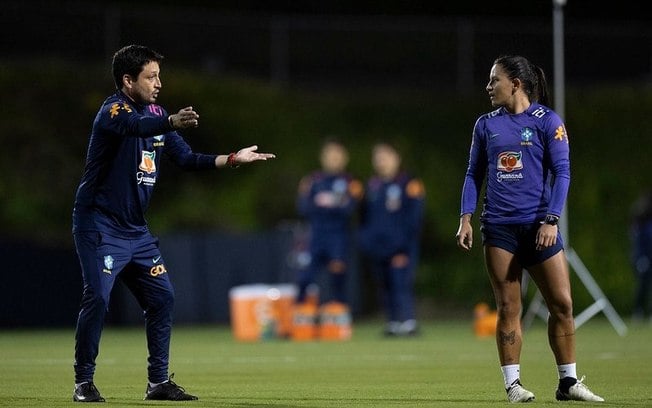 Arthur Jorge avisa: vai ter mudança na Seleção feminina na final contra os EUA