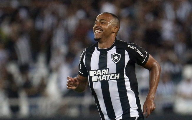 Botafogo recusa proposta do Vasco de R$ 15 milhões por Marlon Freitas